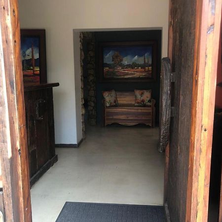 Africa Footprints Lodge Kempton Park Exterior foto
